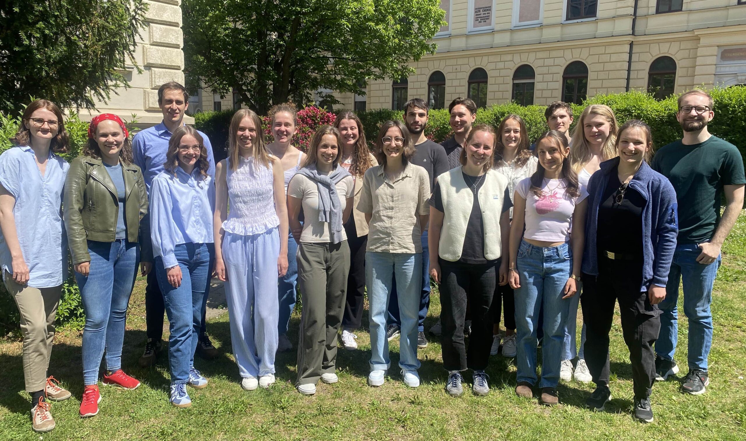(0) Team-min zugeschnitten-min